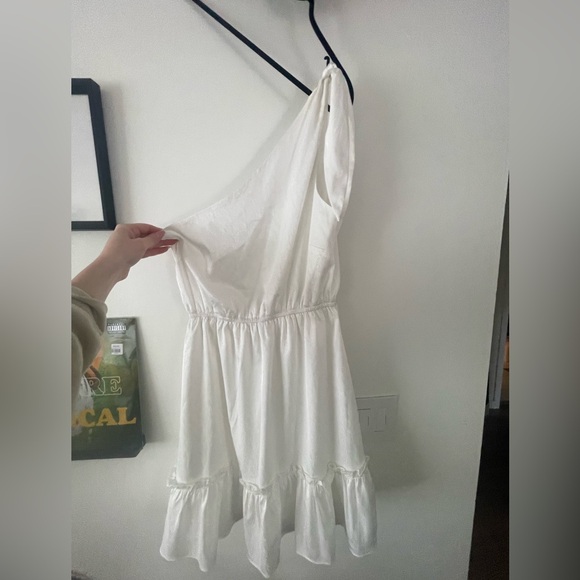 Molly Bracken one shoulder dress - Picture 2 of 5